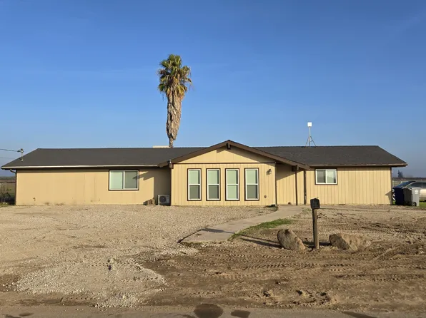 2570 S Leonard Ave #B, Sanger, CA 93657