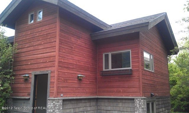 1st image of 660 E Hansen Ave