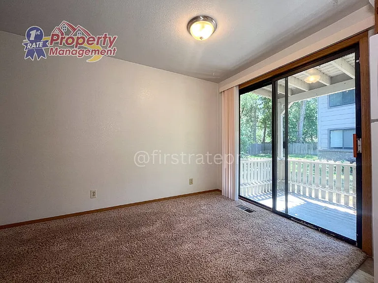 3219 Rose Hill St — Photo 14
