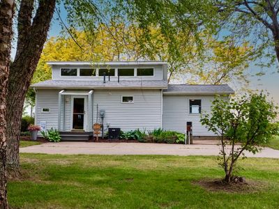 10328 E Lake Rd, North East, PA, 16428