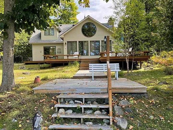 2nd image of 2911 Gilbert Ln