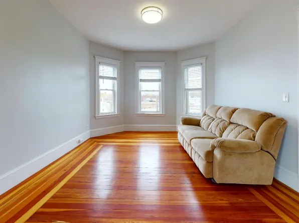 27A Craigie St #3, Somerville, MA 02143