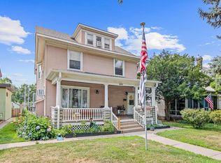 1870 Laurel Ave, Saint Paul, MN 55104