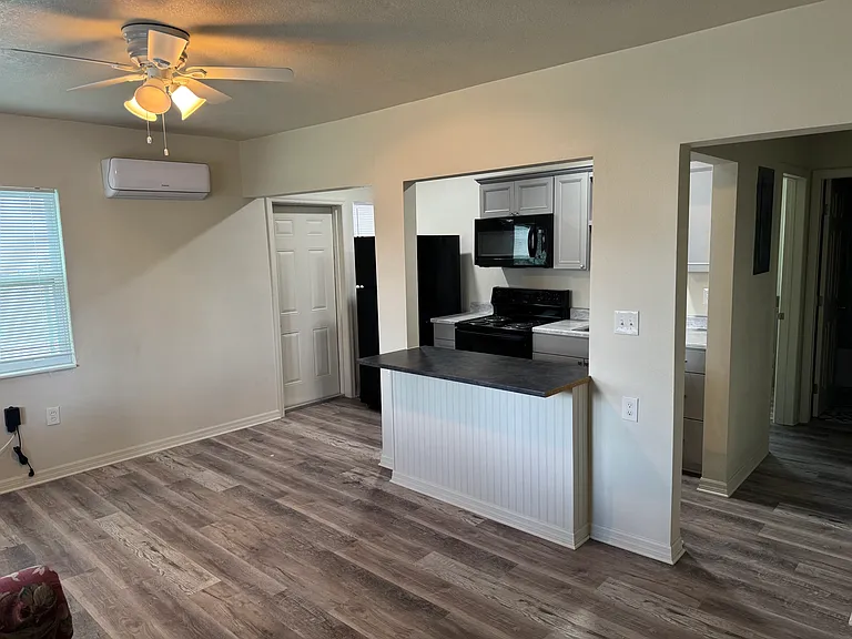 2105 W State St — Photo 7