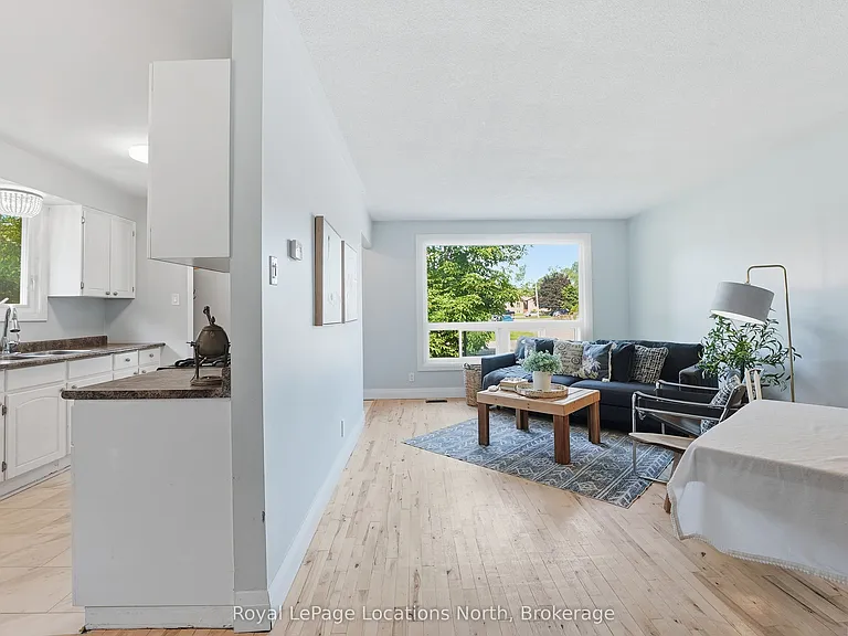 32 Courtice Cres — Photo 9