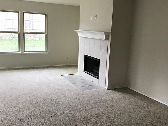 3rd image of 528 Tunnel St