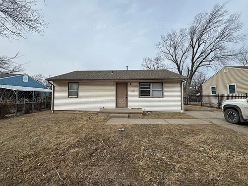 2437 N Estelle Ave Photo 1