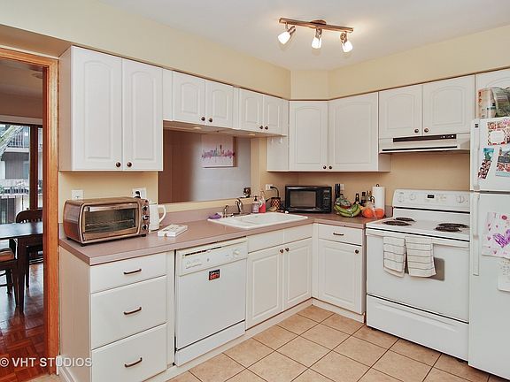 4th image of 1029 Washington Blvd APT 202