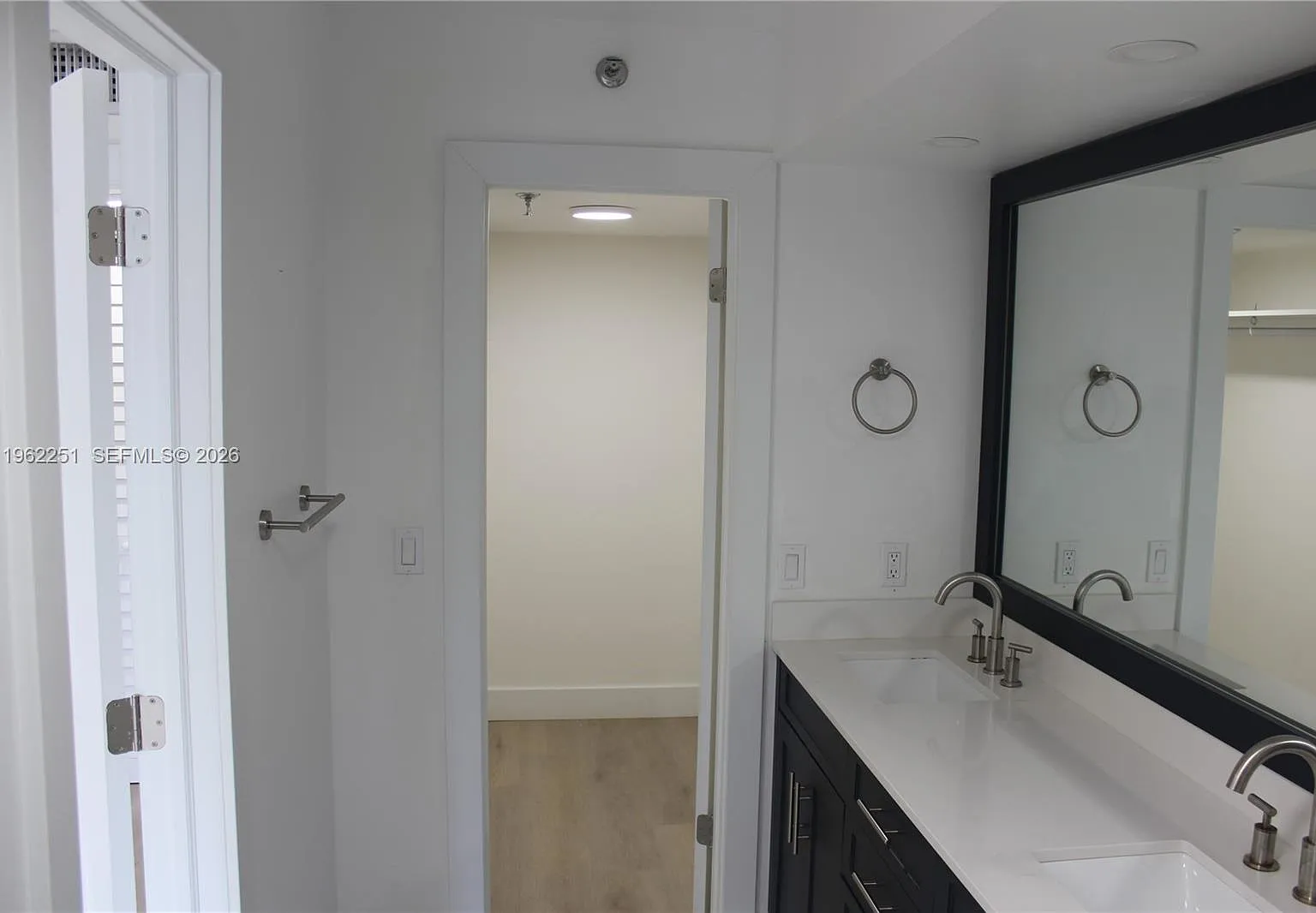 2 bed, 1272 sqft, $3,300 — Photo 4