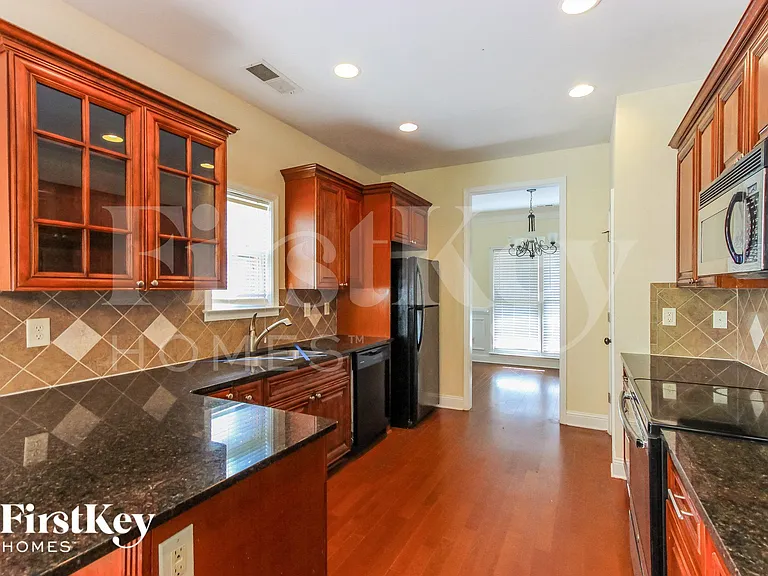 136 Janney Cir — Photo 7