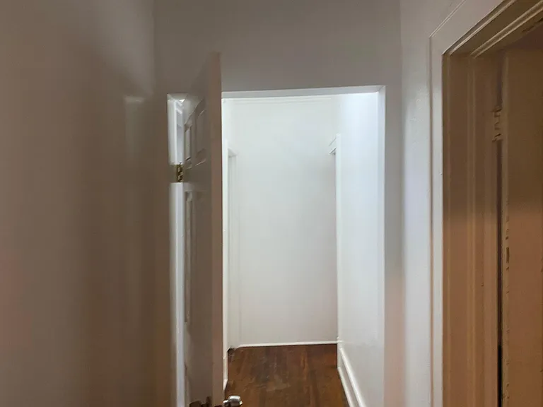 909 W 36th St #DOWNSTAIRS — Photo 12