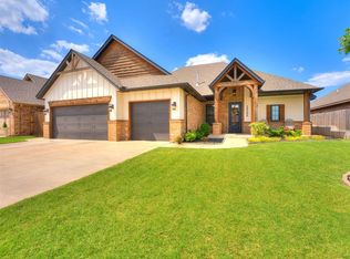 12105 SW 48th St, Mustang, OK 73064