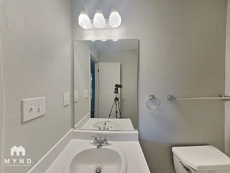 5910 Honeysuckle Cir — Photo 9