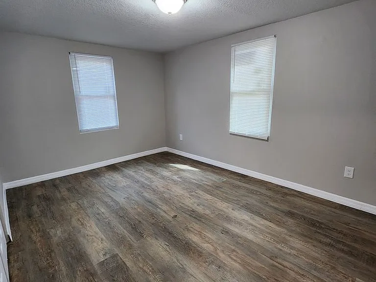 IPM-1207 Kingston Avenue — Photo 9