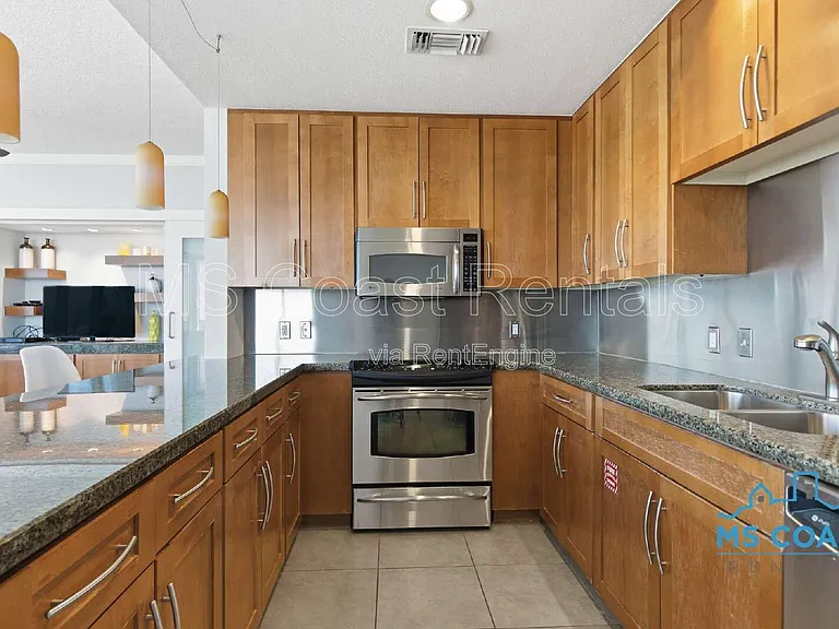 2060 Beach Blvd #604 — Photo 6