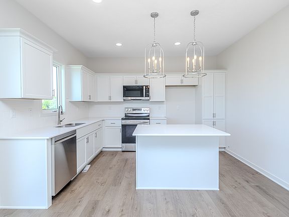 3rd image of 1835 Gordon Ct
