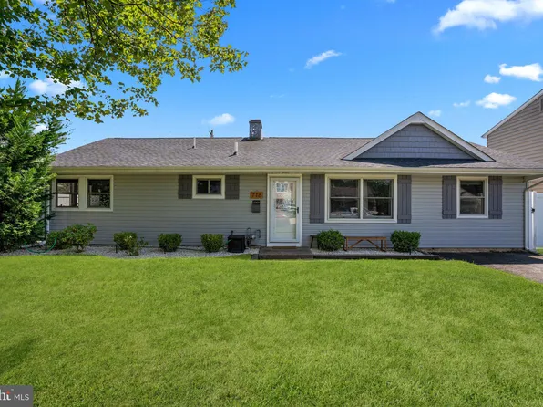 716 Auburn Rd, Fairless Hills, PA 19030