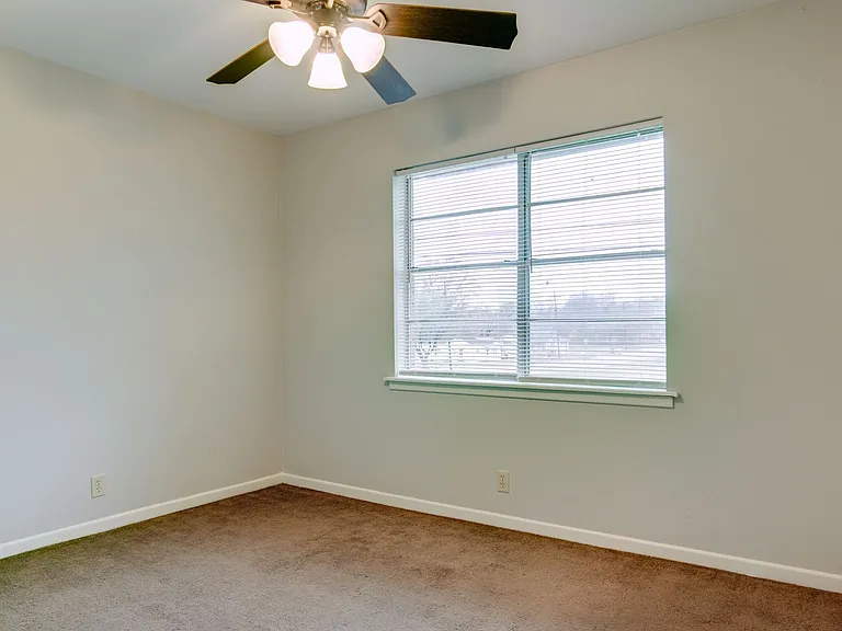 2401 Brookridge Dr #6 — Photo 12