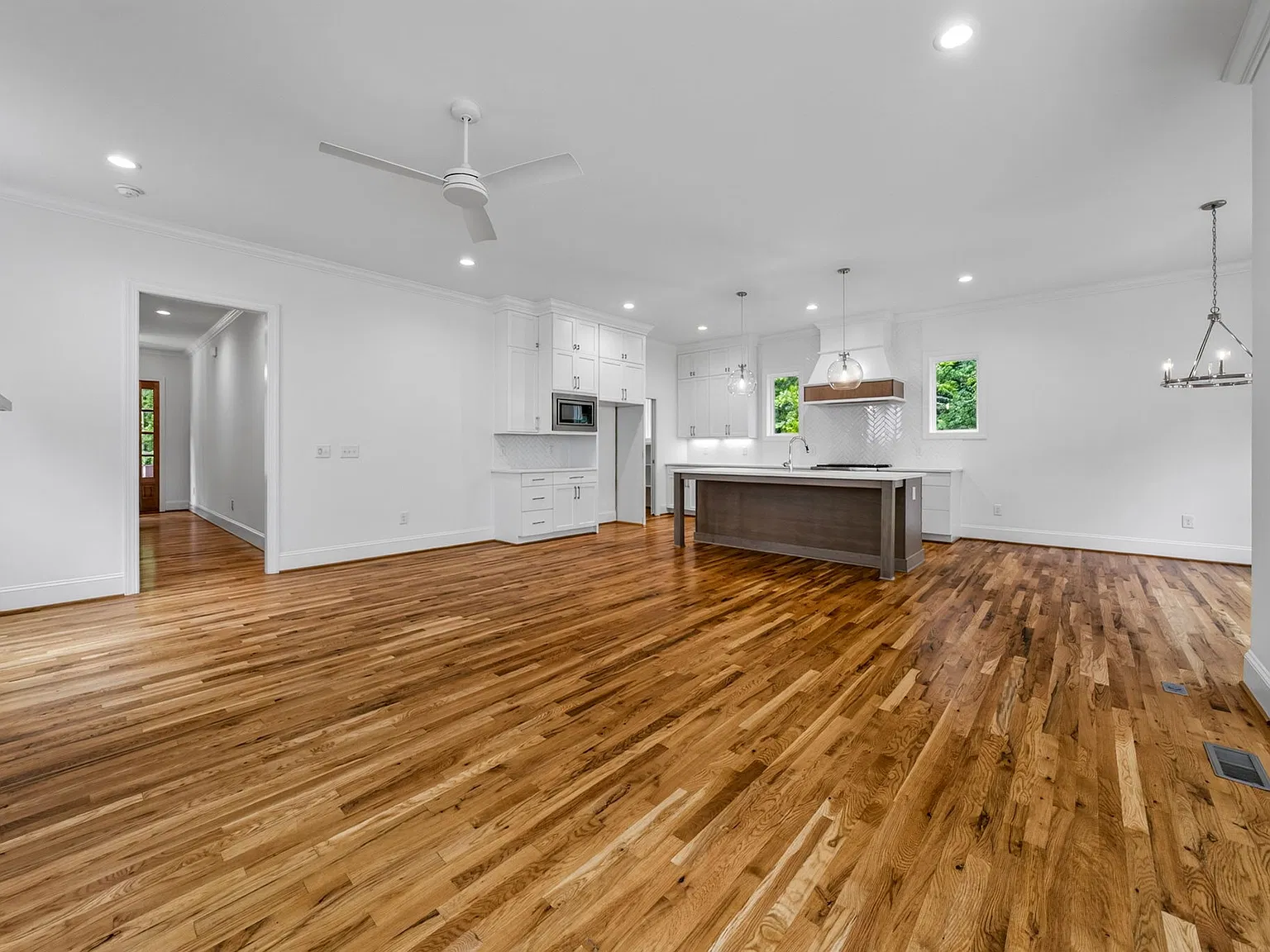 1407 Onslow Rd — Photo 3
