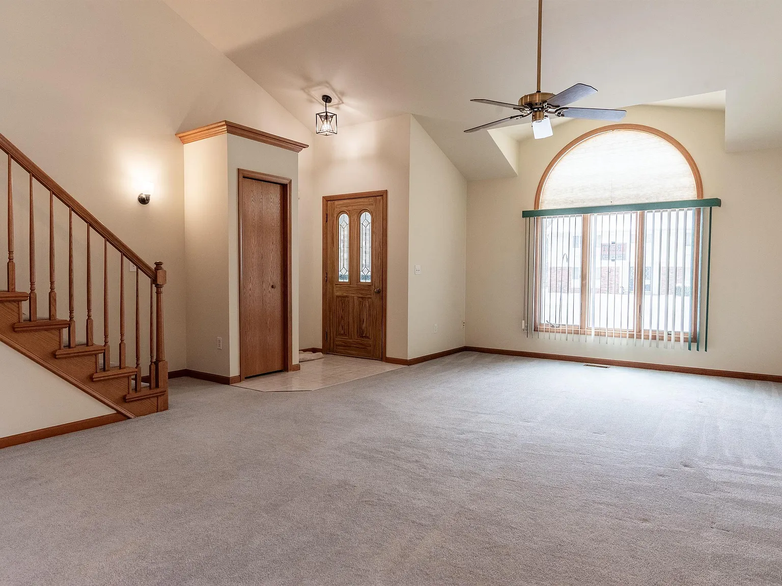 2 bed, 2.5 bath, 1700 sqft, $1,995 — Photo 4