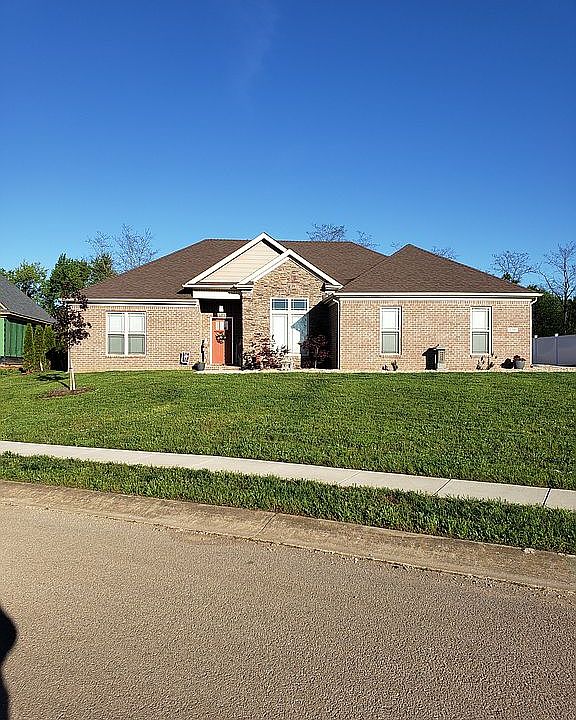 1st image of 136 Whispering Pines Dr