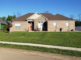 136 Whispering Pines Dr, Frankfort, KY 40601