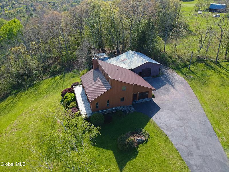 4th image of 229 Sprakers Road