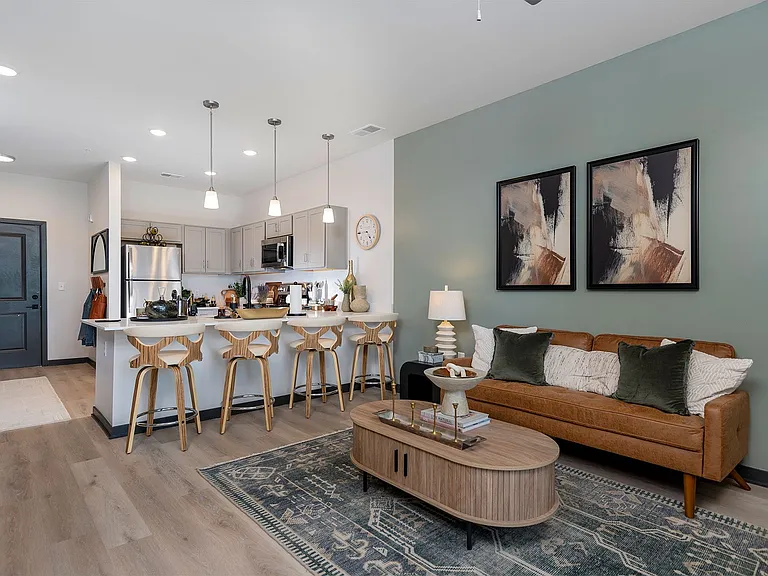 1BR, 1BA - 741SF - Kitchen and Living