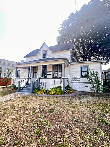 450 Randolph St Photo 1