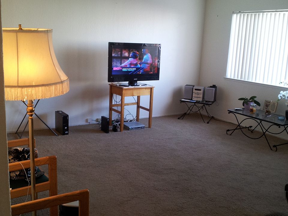 Florida Ave Livingroom