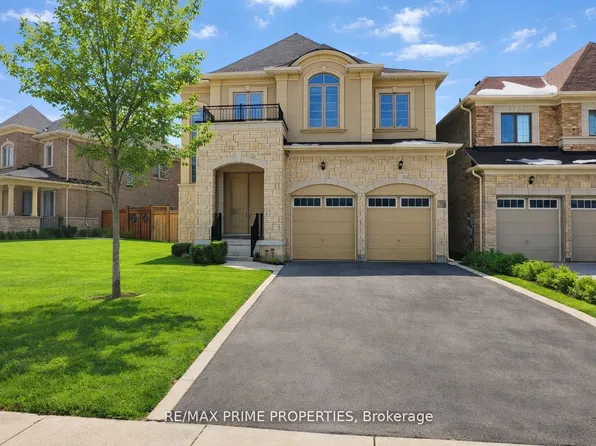 853 Harry Douglas St, Newmarket, ON L3X 0K2