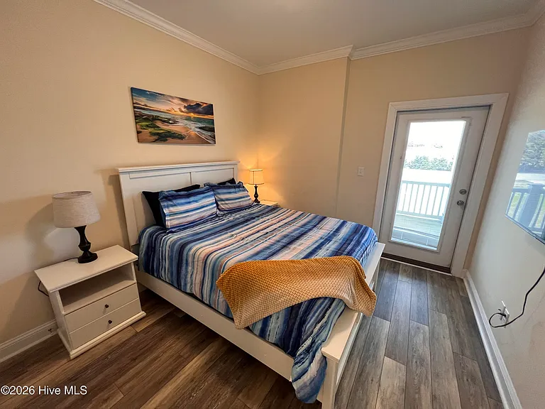 3307 Emerald Dr #EAST — Photo 14