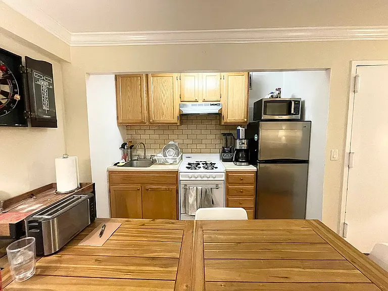 246 W 20th St #1C — Photo 3
