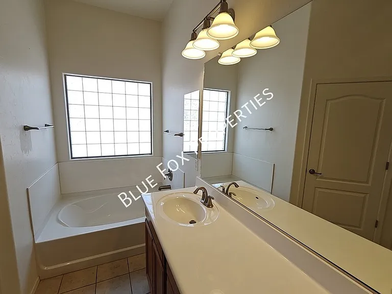 324 N Oak Tree Canyon Loop — Photo 47