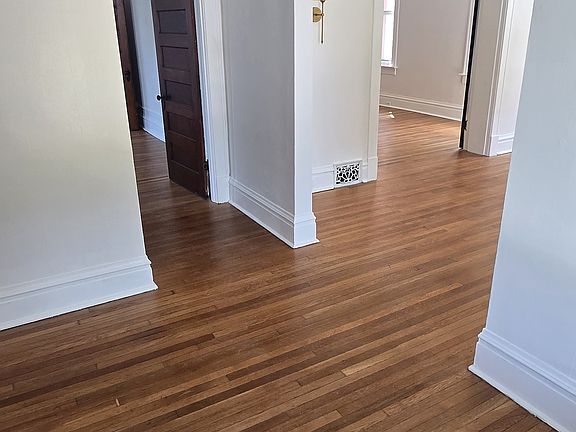 4th image of 216 N Jackson St #216