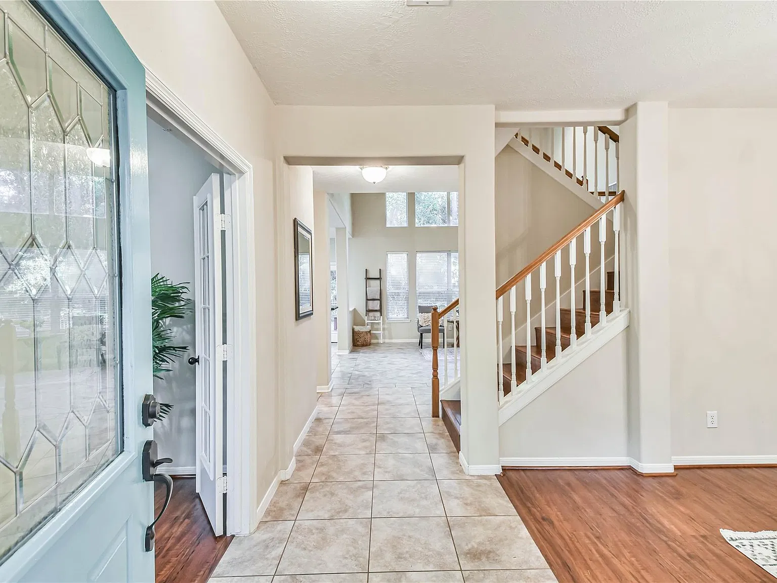 4 bed, 2.5 bath, 2398 sqft, $2,950 — Photo 4