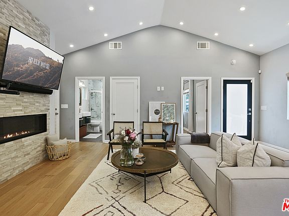 5th image of 6158 W Glen Oak St