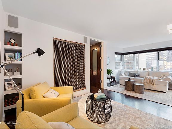 4th image of 153 E 57th St #19EF