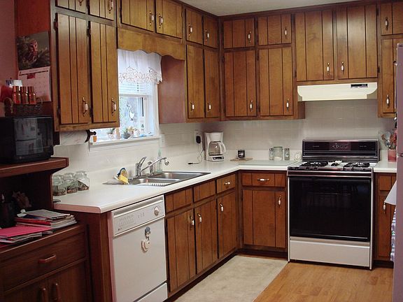4th image of 3402 Cottonwood Ln