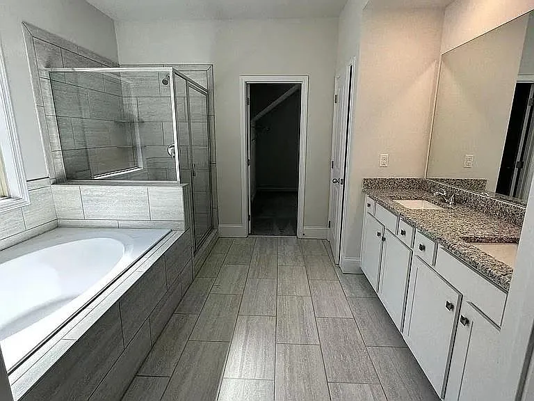 1850 Silver Crest Way — Photo 13