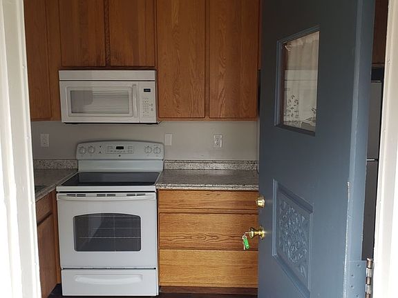 2nd image of 1524 N Cascade Ave APT 7