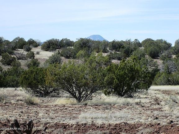 2nd image of 216 W Couchman Trl