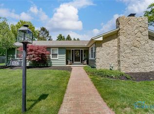 1206 Roosevelt Rd, Fostoria, OH 44830