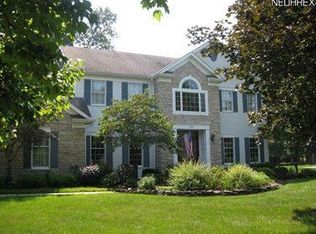 8966 Woodstone Dr, Brecksville, OH 44141