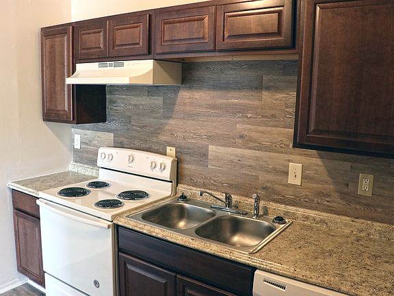 2nd image of 930 Village West Dr N #930