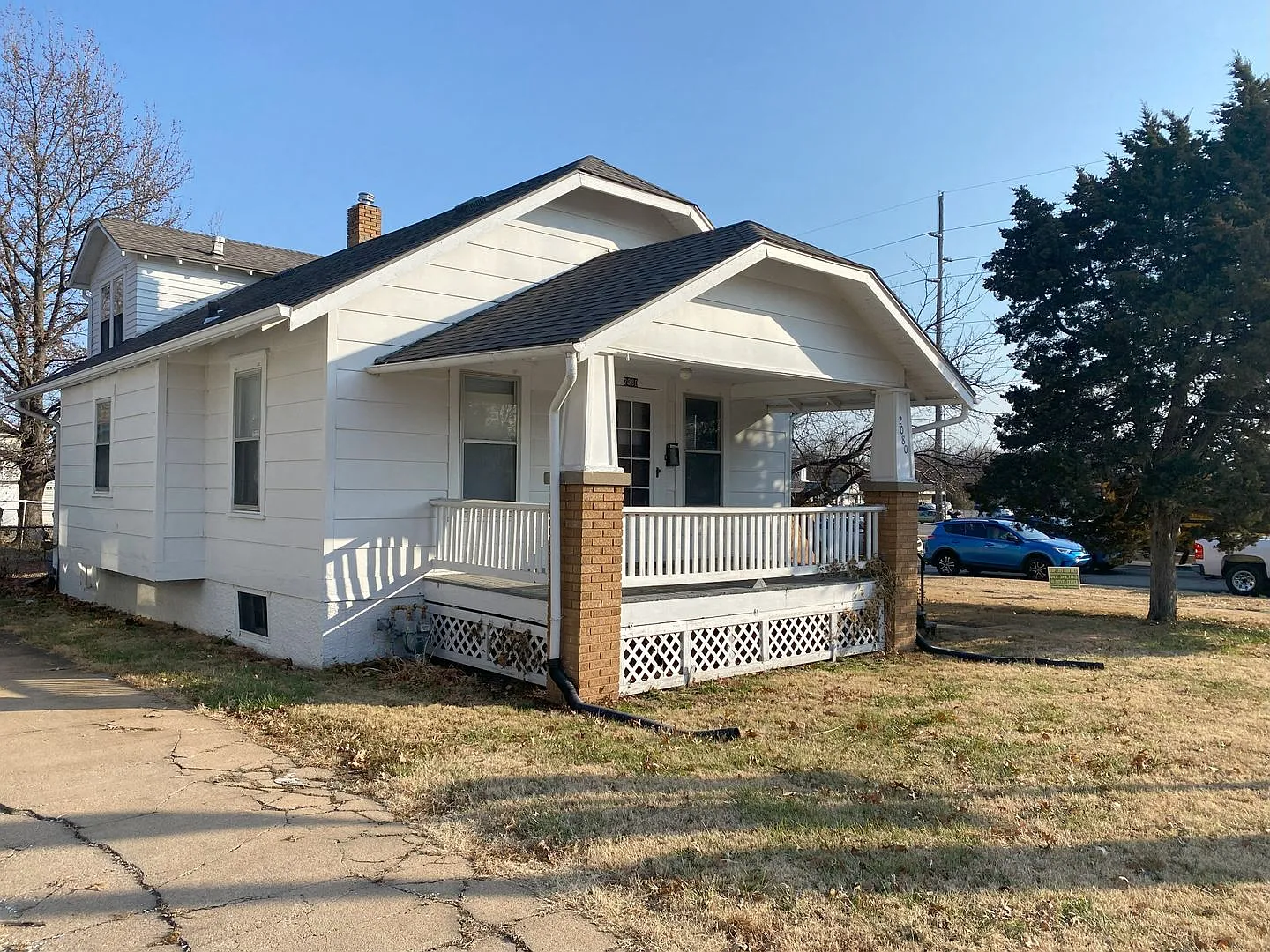 2+BR Across the street from Washburn University. Perfect for students or professor — Photo 3