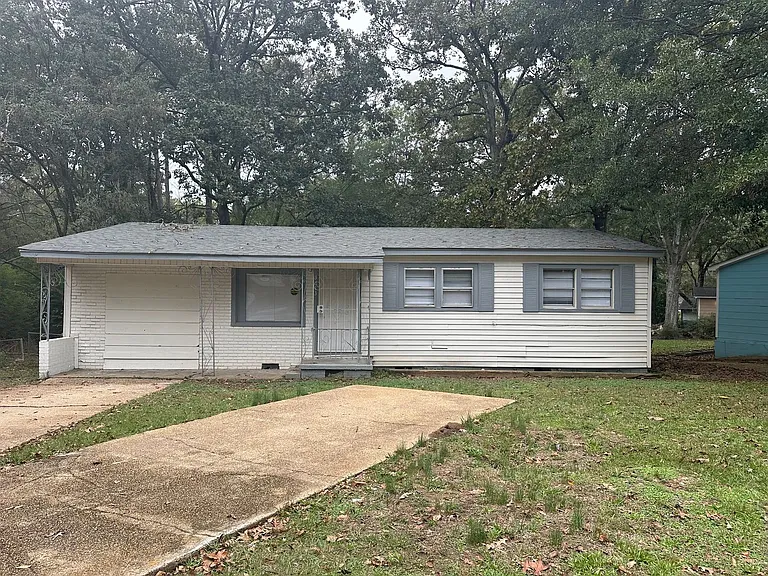 3613 Southland Dr — Photo 1