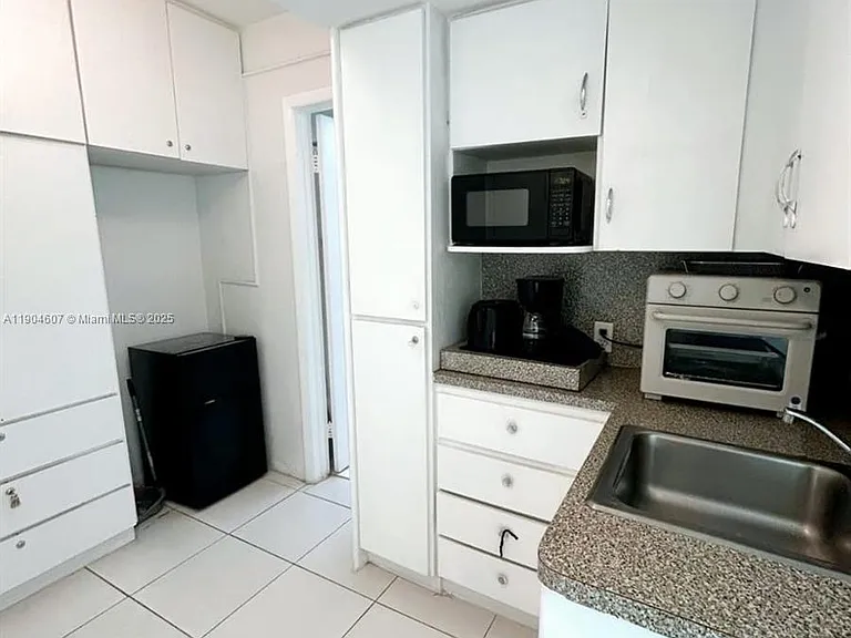 5445 Collins Ave #617 — Photo 6