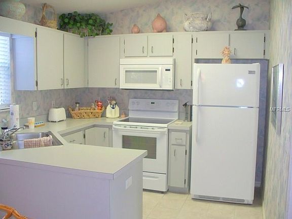 5th image of 213 Willow Brook Dr