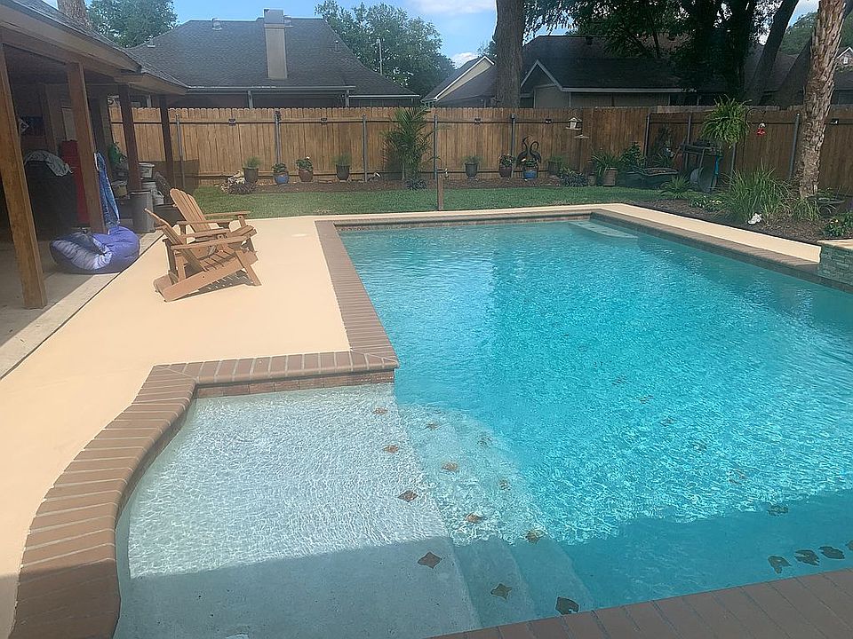 2nd image of 106 Copal Dr